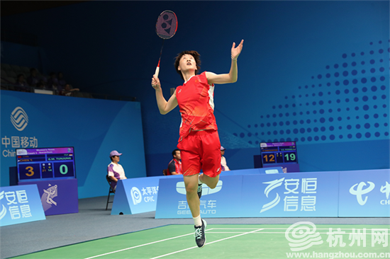 崭露头角 崭露头角